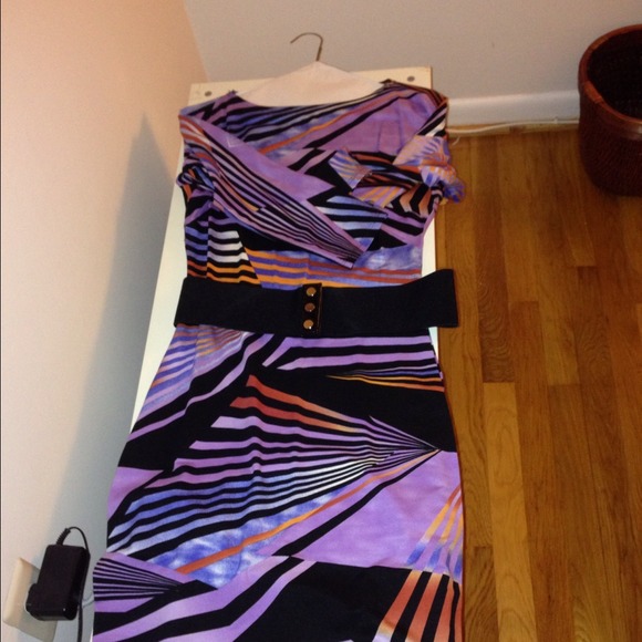 Cache dress, size small. Belt included.