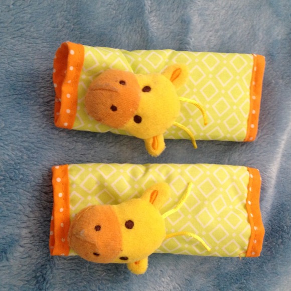 Sold in bundle🚨✋ baby carseat strap wraps