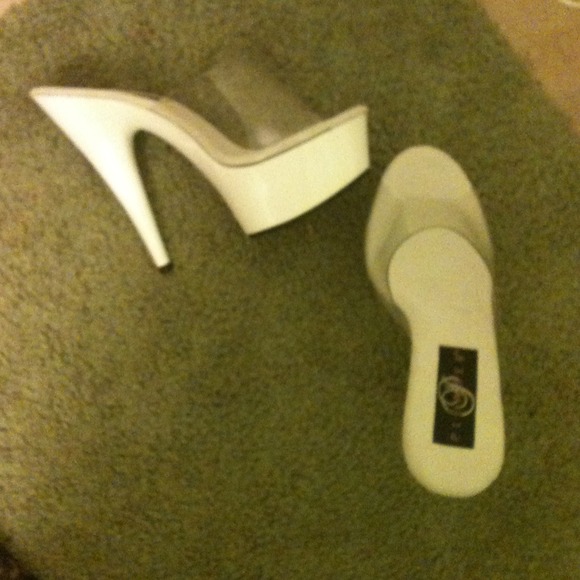 Pleaser heels