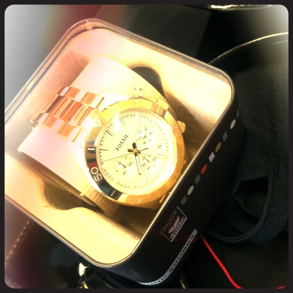 Gold Watch - Picture 1 of 1