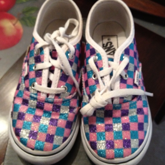 Vans - Picture 2 of 3