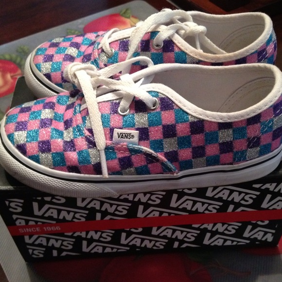 Vans - Picture 3 of 3