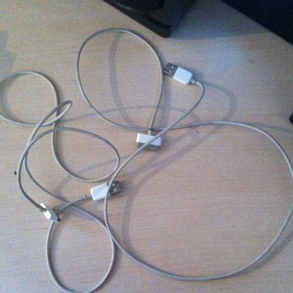 2 apple chargers