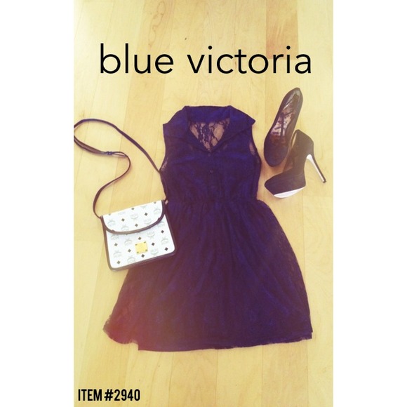 SOLD!❌Blue Victoria lace dress