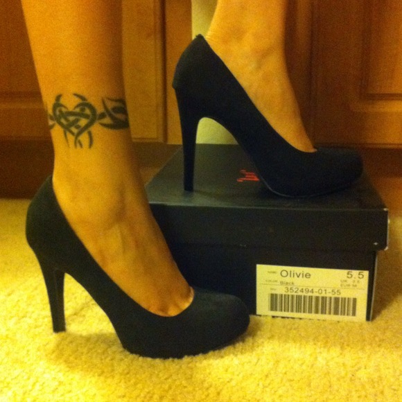 Justfab black sued heels