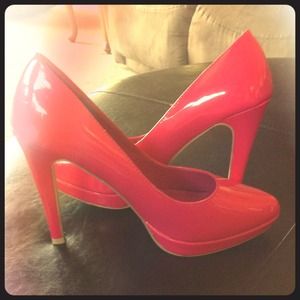 Hot pink heels!!