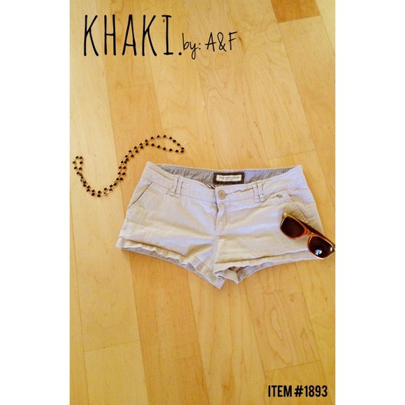SOLD❌Abercrombie & Fitch Khaki shorts