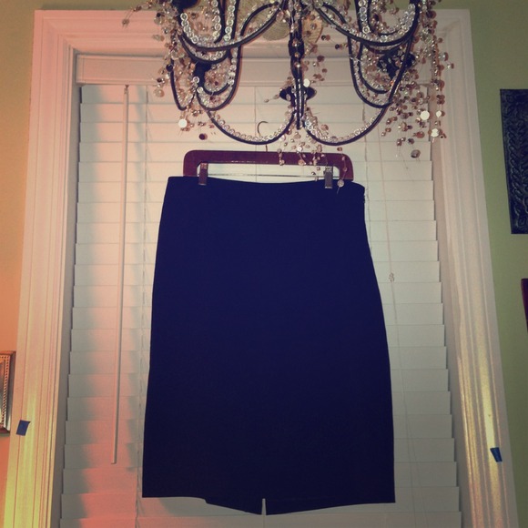 💙SOLD in a bundle to jrf💙Apt 9 Pencil Skirt