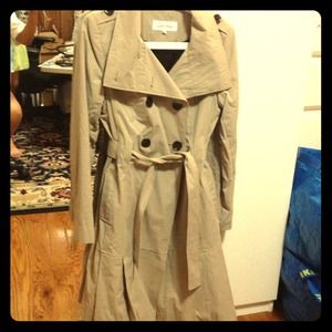 Calvin Klein trench/ rain coat in Khaki - size XS!
