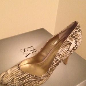 Ladies Classic Nine West Pumps Heels