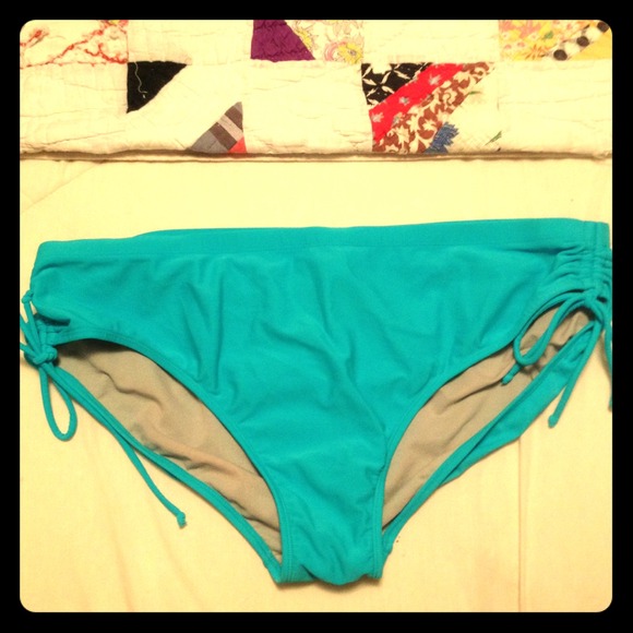 Old Navy swimsuit bottoms