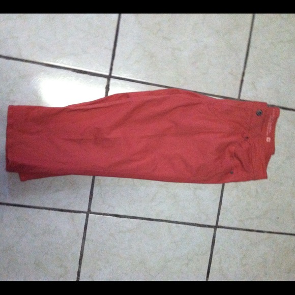 Salmon capri - Picture 2 of 2