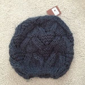 Navy forever 21 beanie