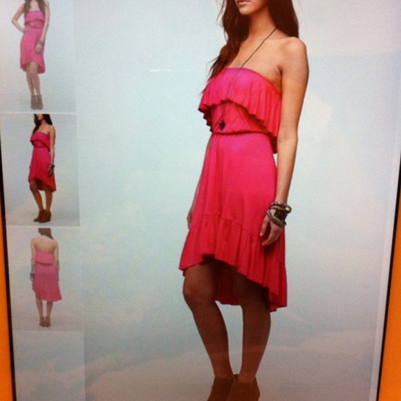 *Reduced* Strapless Ruffled Mini Dress - Picture 2 of 4