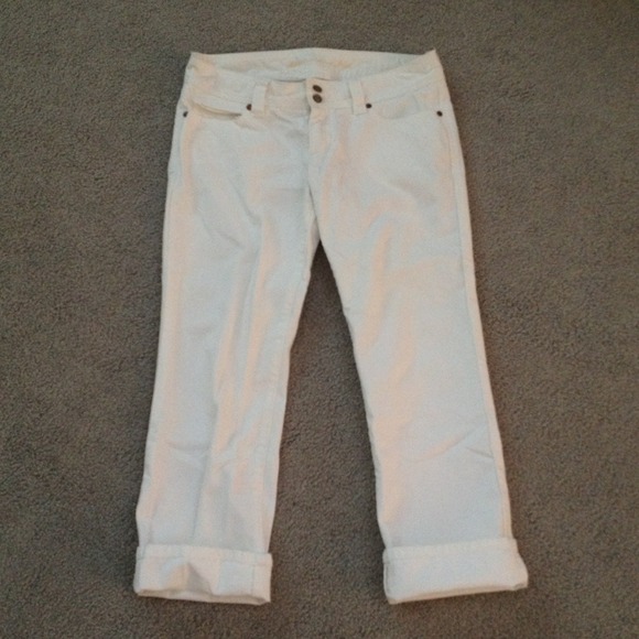 White Abercrombie and Fitch copped pants