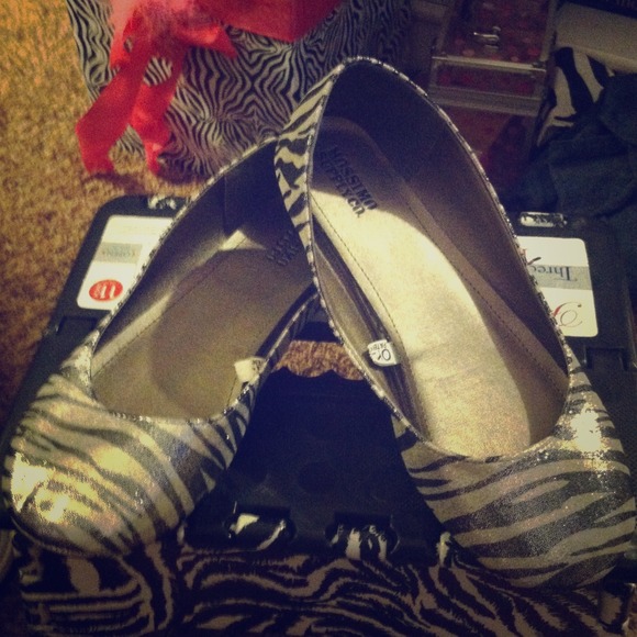 Shimmery Zebra Flats 💜