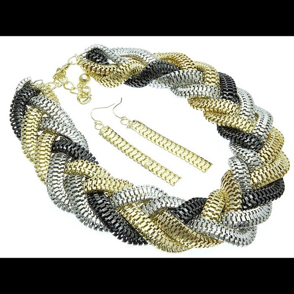 Necklace & Earrings Set