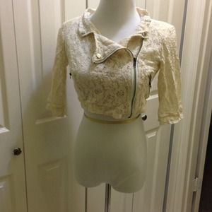 🚫SOLD🚫Lace top outer wear