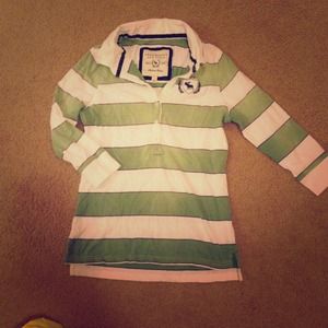 Green & white striped 3/4 sleeve w collar tee.