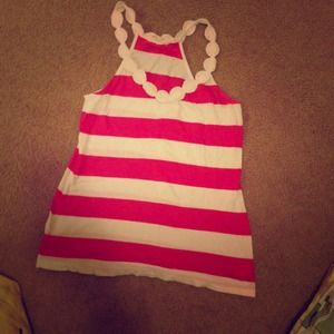 Racerback tank hot pink & white crochet flower