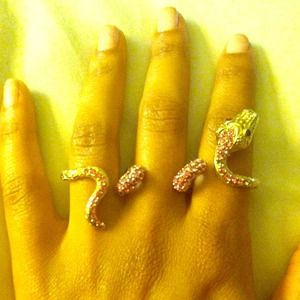 Reduced!! 3 hole Snake Ring!