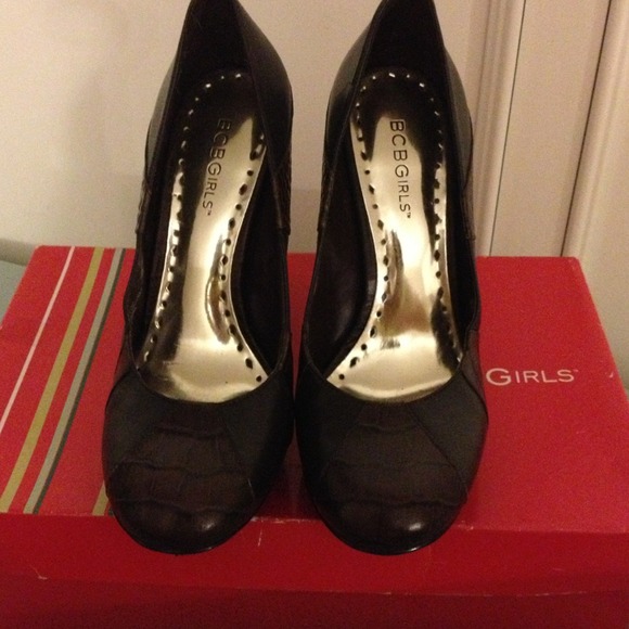 Pumps - Picture 2 of 4