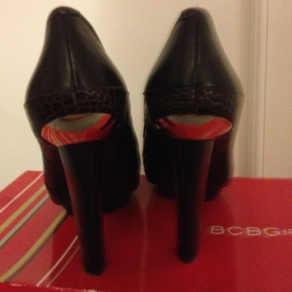 Pumps - Picture 3 of 4