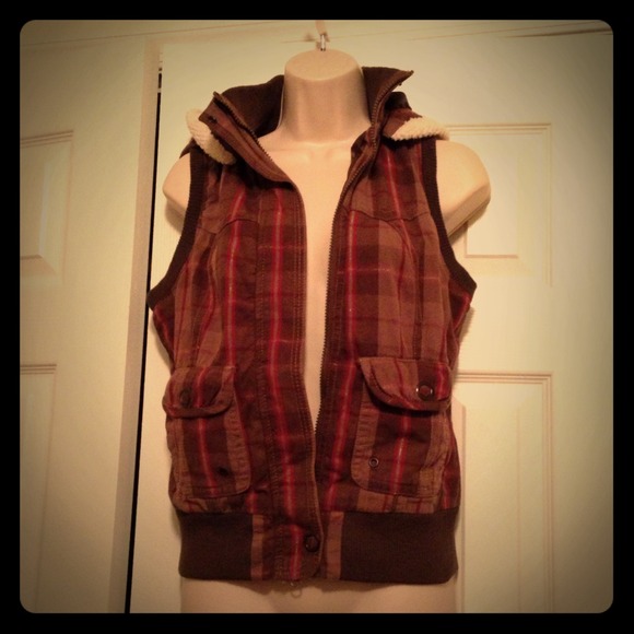 Plaid short sleeves vest with hoodie