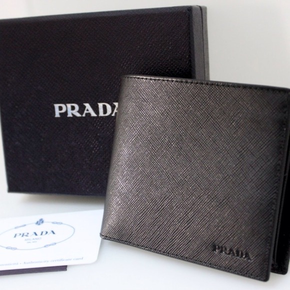 🚫SOLD🚫 💯Authentic PRADA Saffiano Wallet