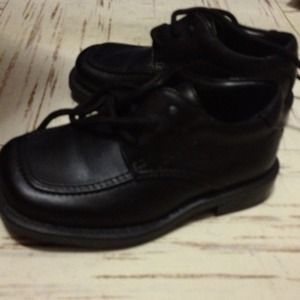 Kids dress shoes
