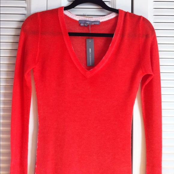 360 Cashmere (size L) Sweater with thumbholes