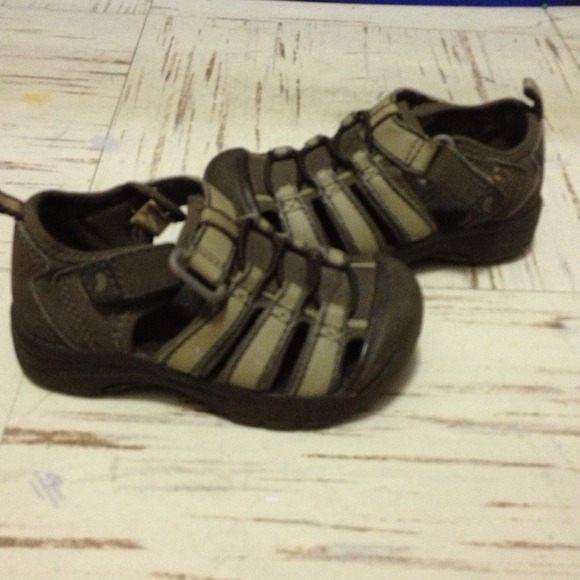Kids sandals