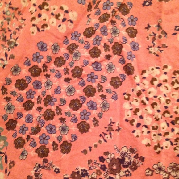 🔴SOLD in bundle🔴High Waisted Pink Floral Skirt - Picture 2 of 3