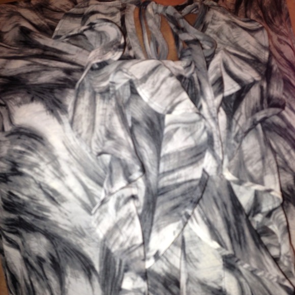 Sold Blouse with ruffles - Picture 2 of 3