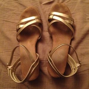 Bass sandals