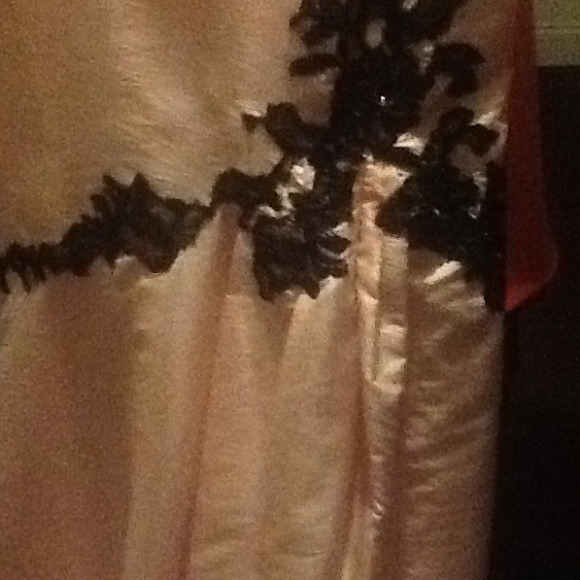 Pink and black gownin  with beating and sequins - Picture 3 of 4