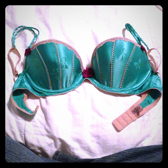 34D VS RARE SEXY LITTLE THINGS BRA!