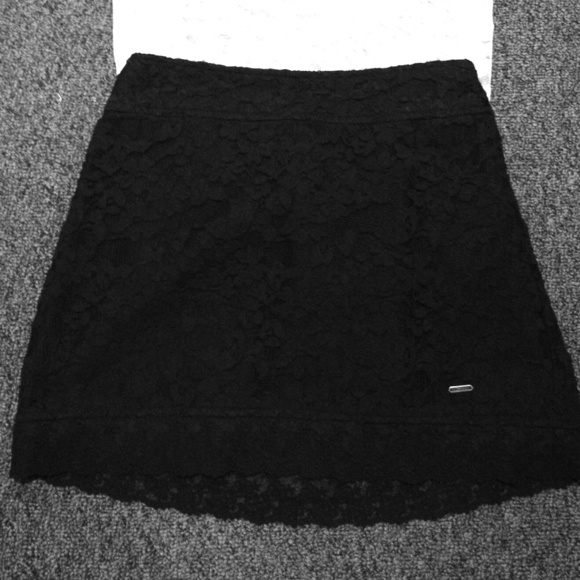 Hollister Dresses & Skirts - Hollister lace skirt⚡reduced was $30⚡