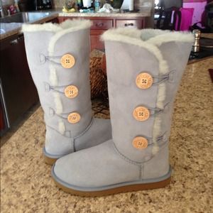 💐RESERVED💐Baby blue Uggs & Jacket.