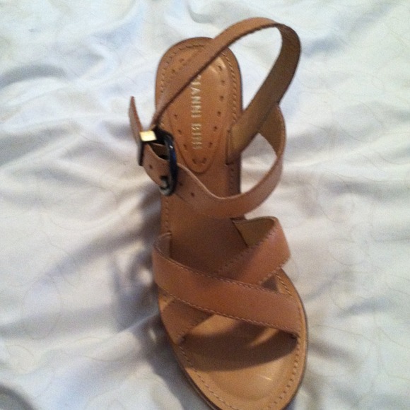 Leather wedge shoes
