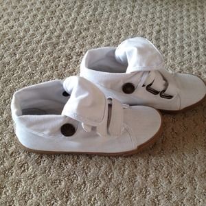 🆕NWOT Blowfish Shoe