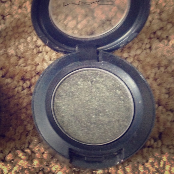 Green smoke reserved