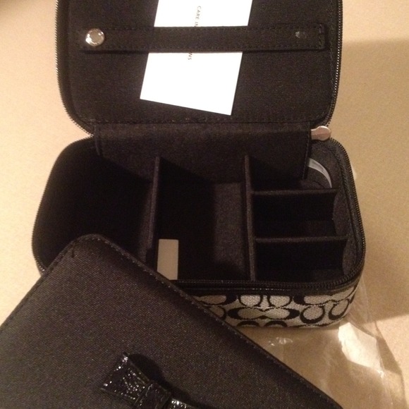 Authentic Coach Travel Case - Picture 2 of 2