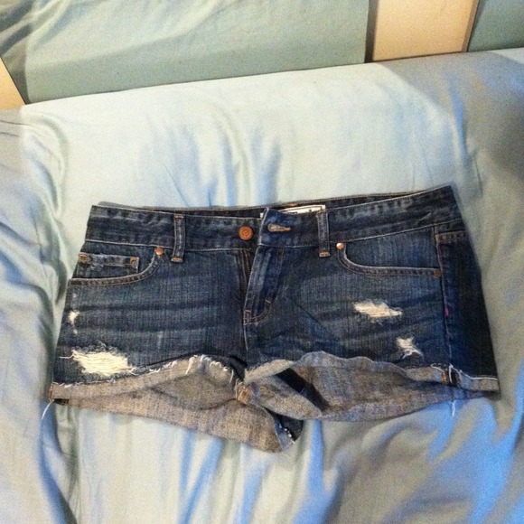 Very cute jean shorts club 8