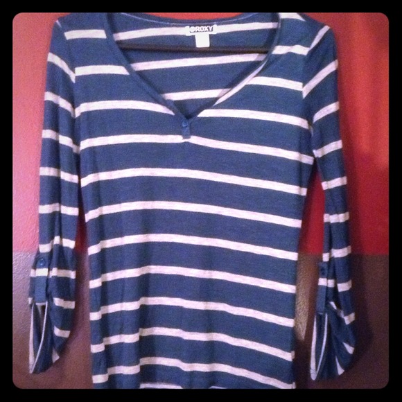 Cute comfy Roxy top!