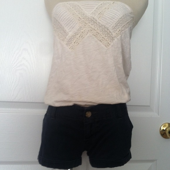 Hollister Navy shorties!