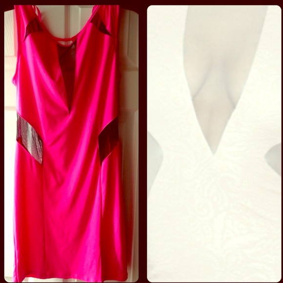 Hot pink and black dress 💄