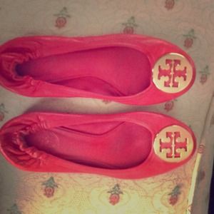 Tory Burch red revas