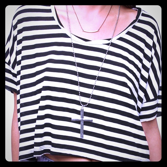 Stylish Black/White Stripe Cropped Top