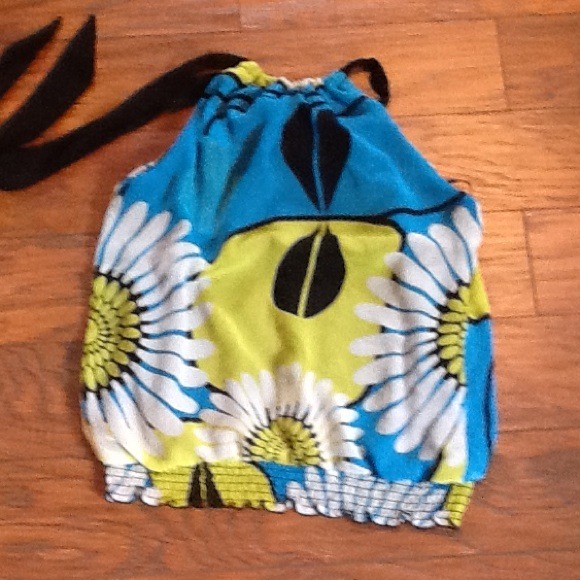 Super cute summer top! - Picture 2 of 3